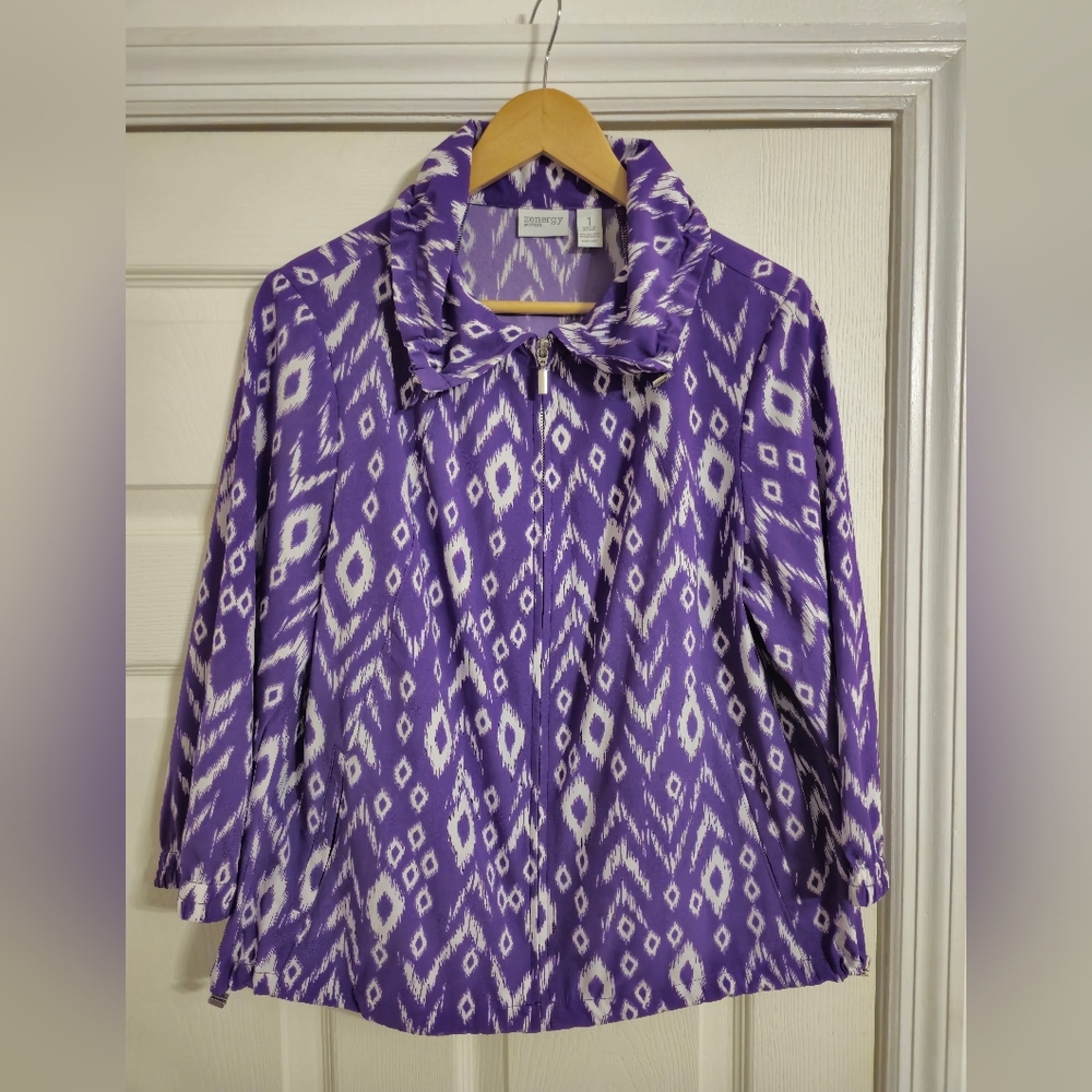 Chico's zenergy zip front jacket purple white print lightweight size 1